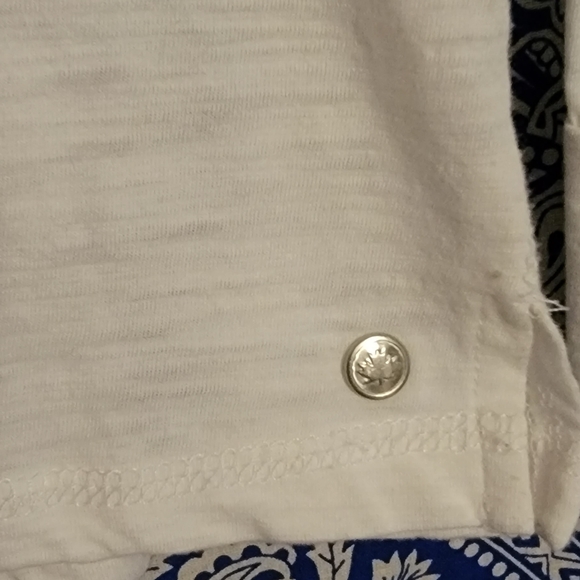 Lightweight v-neck with hood - Picture 5 of 6